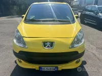 Usata Peugeot 1007 73 CV (53 kW) 2006 Giallo Monovolume