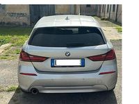 Usado BMW 116 Luxury Line 109 HP (80 kW) 2020 Cinzento Citadino