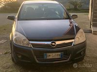 Usata Opel Astra Cosmo 125 CV (91 kW) 2008 Grigio Berlina