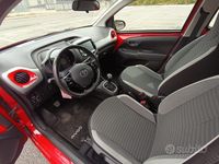 Usata Toyota Aygo 72 CV (52 kW) 2018 Rosso Utilitaria