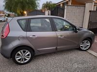 Usata Renault Scénic III 110 CV (80 kW) 2011 Grigio Monovolume