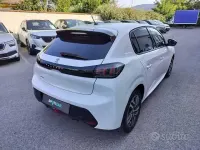 Usata Peugeot 208 Allure 102 CV (75 kW) 2022 Bianco Utilitaria