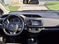 Usata Toyota Yaris Hybrid Style 75 CV (55 kW) 2016 Berlina