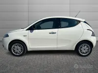 Usata Lancia Ypsilon Silver 69 CV (50 kW) 2016 Bianco Utilitaria