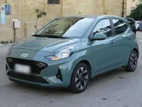 Usata Hyundai i10 65 CV (47 kW) 2023 Verde Utilitaria