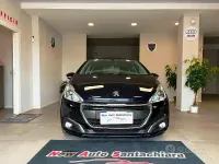 Usata Peugeot 208 Active 82 CV (60 kW) 2018 Bluazzurro Utilitaria
