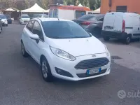 Usata Ford Fiesta Titanium 95 CV (69 kW) 2016 Bianco Utilitaria