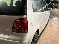 Usata VW Polo 80 CV (58 kW) 2005 Grigio Berlina