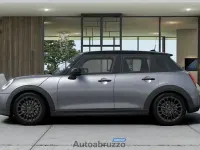Nuova Mini Cooper Favoured 114 kW (156 CV) 2026 Utilitaria