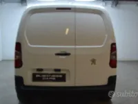 Usata Peugeot Partner Premium 102 CV (75 kW) 2021 Bianco Monovolume