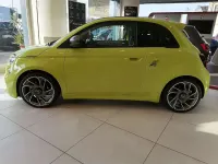 Usata Abarth 500e Turismo 47 kW (64 CV) 2023 Acid green Utilitaria
