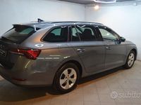 Usata Skoda Octavia Style 150 CV (110 kW) 2022 Grigio scuro Station wagon