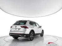 Usata VW Tiguan Elegance 150 CV (110 kW) 2024 Grigio SUV