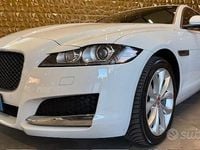 Usata Jaguar XF Prestige 180 CV (132 kW) 2017 Bianco Berlina