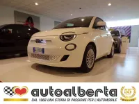 Usata Fiat 500e 69 kW (95 CV) 2024 Bianco gelato pastello Berlina