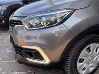 Usado Renault Captur 90 CV (66 kW) 2019 Gris SUV