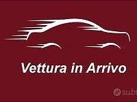 Usata Mercedes GLB200 Business 149 CV (109 kW) 2021 Bianco SUV