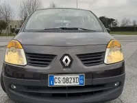 Usata Renault Modus Privilege 75 CV (55 kW) 2005 Marrone Monovolume