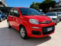 Usata Fiat Panda Lounge 69 CV (50 kW) 2017 Rosso Utilitaria