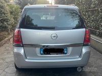 usata Opel Zafira 1.6 twinport Enjoy 105cv