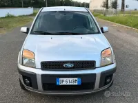 Usata Ford Fusion 80 CV (58 kW) 2008 Grigio Utilitaria