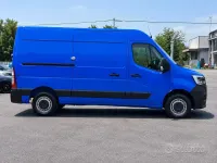 Usata Renault Master 150 CV (110 kW) 2022 Blu/azzurro Monovolume