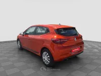 Usata Renault Clio V Equilibre 91 CV (66 kW) 2023 Arancione Berlina