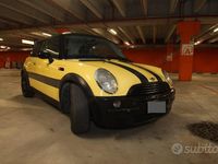 Usata Mini Cooper 116 CV (85 kW) 2003 Giallo Utilitaria