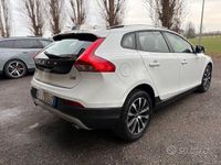 Usata Volvo V40 CC Business Edition 120 CV (88 kW) 2018 Bianco Station wagon