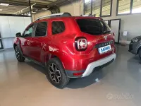Usata Dacia Duster Prestige 101 CV (74 kW) 2021 Rosso SUV