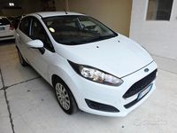 Usata Ford Fiesta 92 CV (67 kW) 2016 Bianco Utilitaria