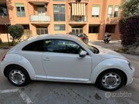 Usata VW Beetle 105 CV (77 kW) 2012 Bianco Utilitaria