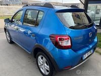 Usata Dacia Sandero Prestige 90 CV (66 kW) 2014 Blu Berlina