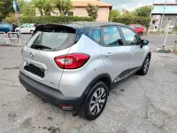 Usado Renault Captur Life 90 CV (66 kW) 2017 Gris SUV