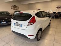 Usata Ford Fiesta 95 CV (69 kW) 2015 Bianco Berlina