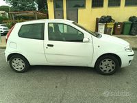 Usata Fiat Grande Punto 65 CV (47 kW) 2010 Bianco Utilitaria