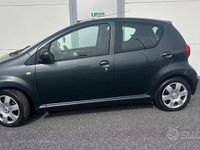 Usata Toyota Aygo 67 CV (49 kW) 2007 Grigio Utilitaria