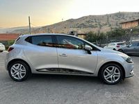Usata Renault Clio IV Business 75 CV (55 kW) 2018 Argento Berlina