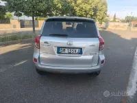 Usata Toyota RAV4 136 CV (100 kW) 2007 Grigio SUV