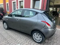 Usata Lancia Ypsilon 69 CV (50 kW) 2014 Grigio Utilitaria