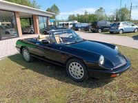 Usata Alfa Romeo Spider 117 CV (86 kW) 1992 Nero Cabrio