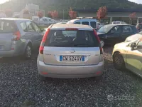 Usata Ford Fiesta Collection 68 CV (50 kW) 2005 Grigio Utilitaria