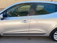 Usata Renault Clio V 86 CV (63 kW) 2020 Grigio Berlina