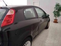 Usata Fiat Grande Punto Active 65 CV (47 kW) 2009 Nero Utilitaria
