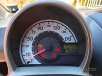Second-hand Toyota Aygo 68 CP (50 kW) 2010 Roșu Hatchback