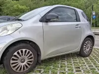 Usata Toyota iQ Sol 68 CV (50 kW) 2011 Grigio Utilitaria
