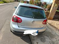 Begagnad VW Golf V 2005 Grå Halvkombi