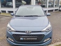 Usata Hyundai i20 75 CV (55 kW) 2015 Gray Berlina