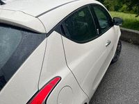 Usata Lancia Ypsilon 69 CV (50 kW) 2017 Bianco Utilitaria