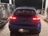 Usata Kia Rio 75 CV (55 kW) 2012 Blu Berlina